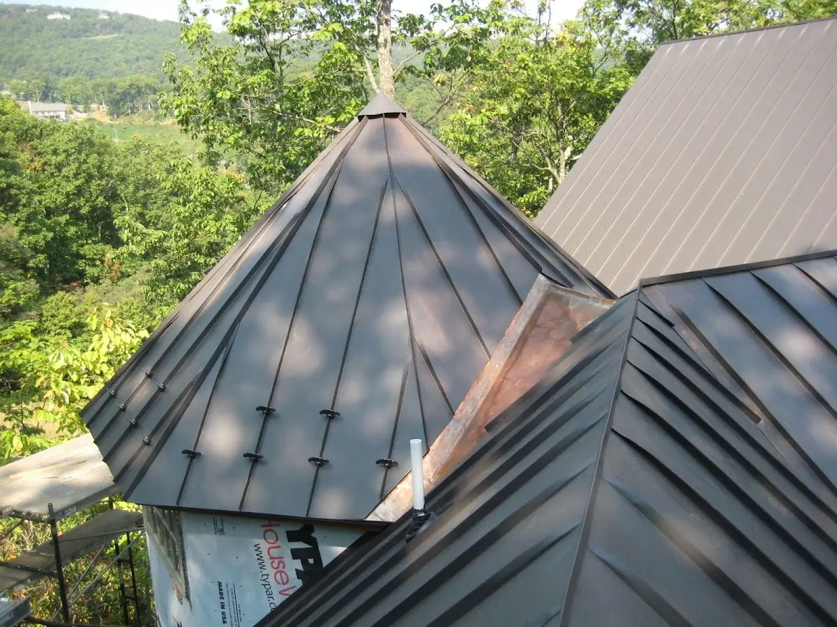 Professional Shingle Replacement & Repair by Craftsman Roofing in Brooklyn Heights
